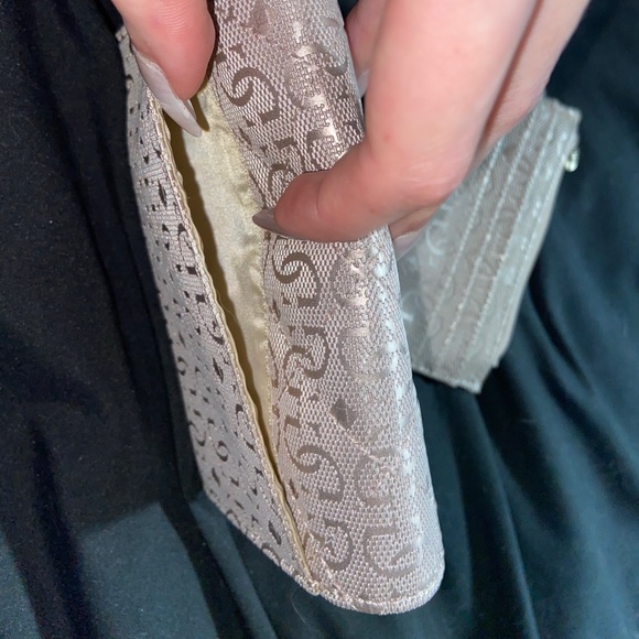 Guess wallet with card pouch - Picture 7 of 13